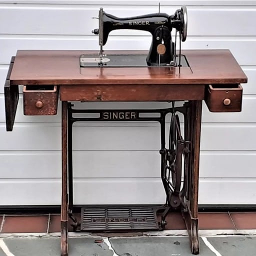 How Does a Sewing Machine Foot Pedal Work?